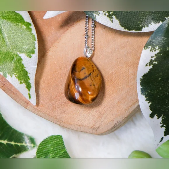 Tiger's Eye Pendant smooth and polished - Picture 5 of 5